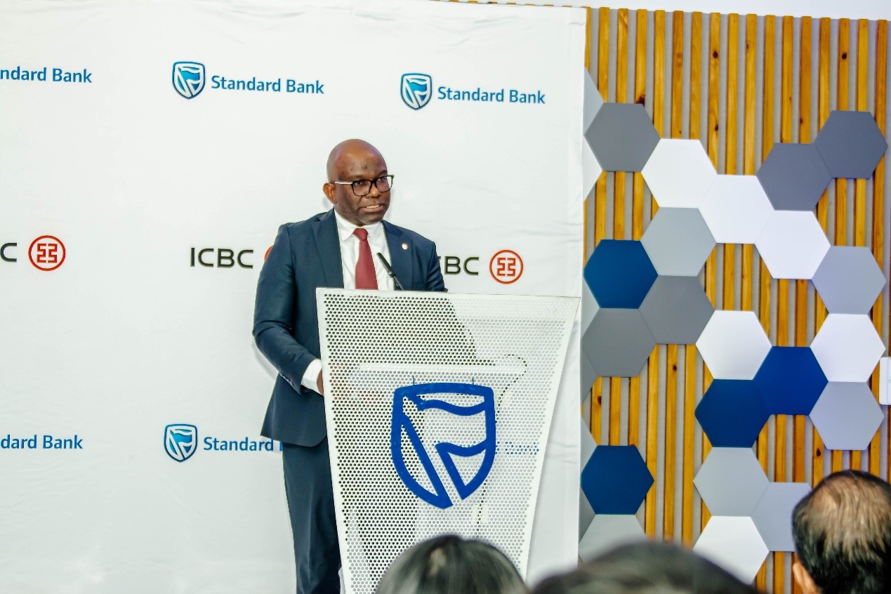 納米比亞標準銀行首席執(zhí)行官埃爾溫·奇普卡（Erwin Tjipuka）致辭