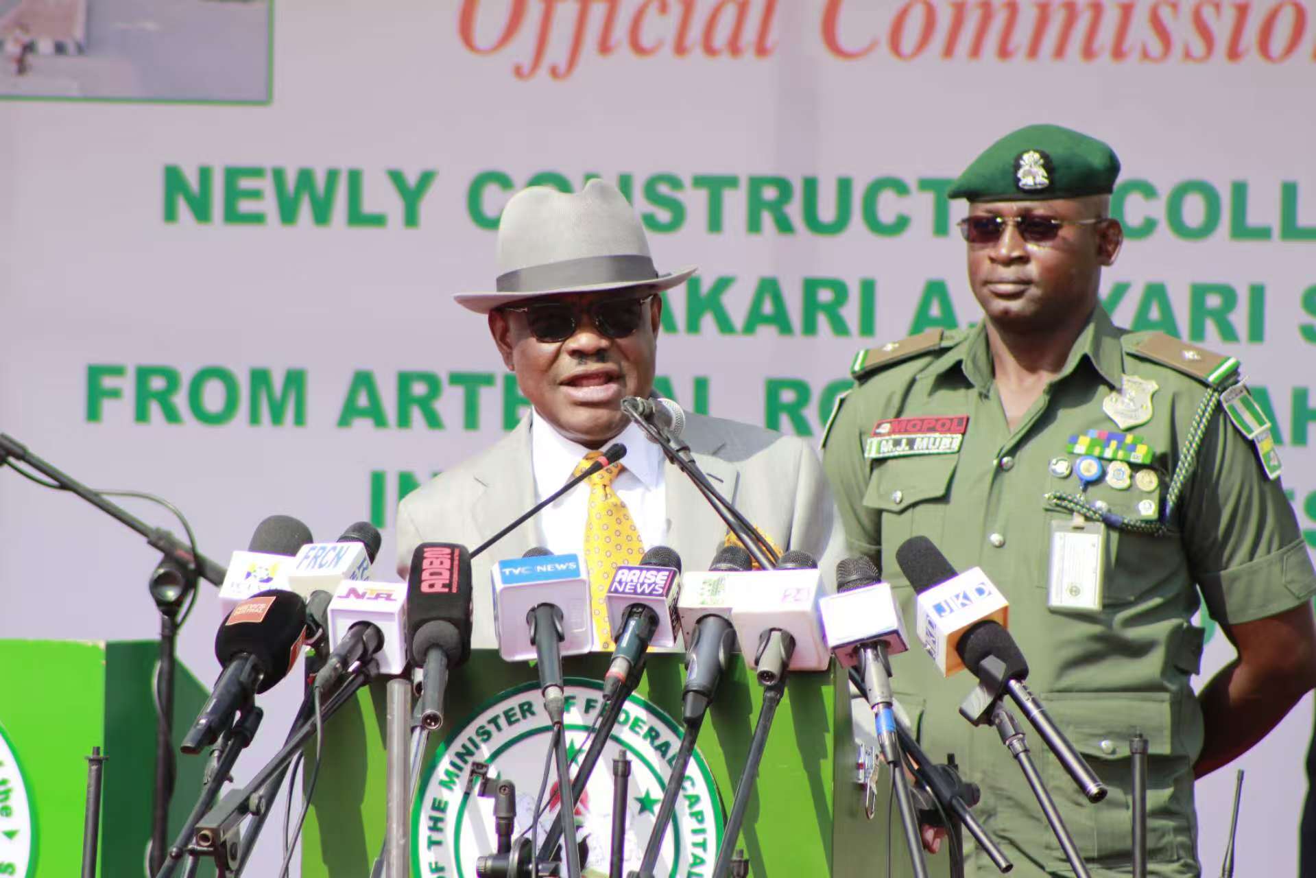 尼日利亞聯(lián)邦首都區(qū)部長(zhǎng)威克致辭。中地海外尼日利亞有限公司供圖