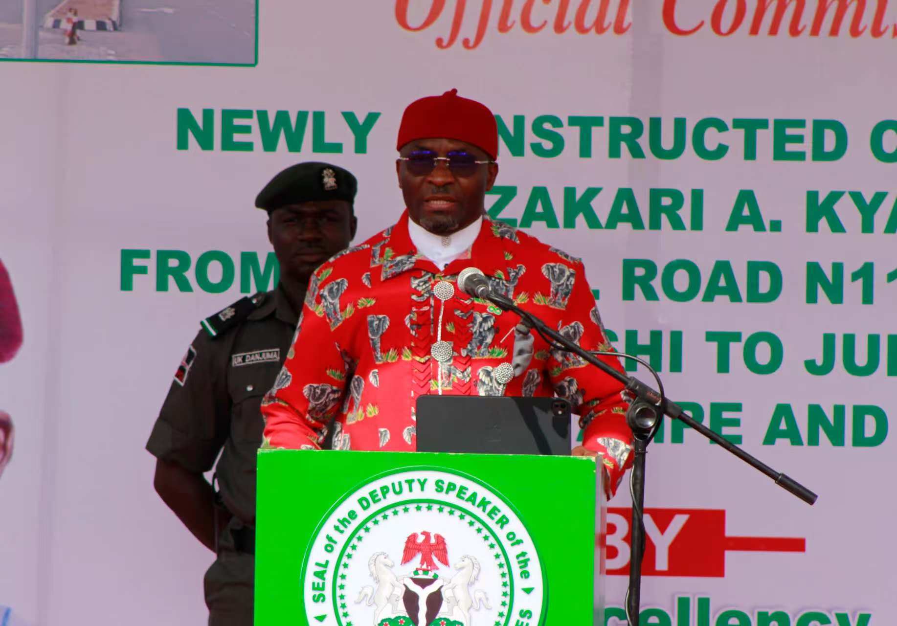 尼日利亞眾議院副議長(zhǎng)本杰明·卡盧致辭。中地海外尼日利亞有限公司供圖