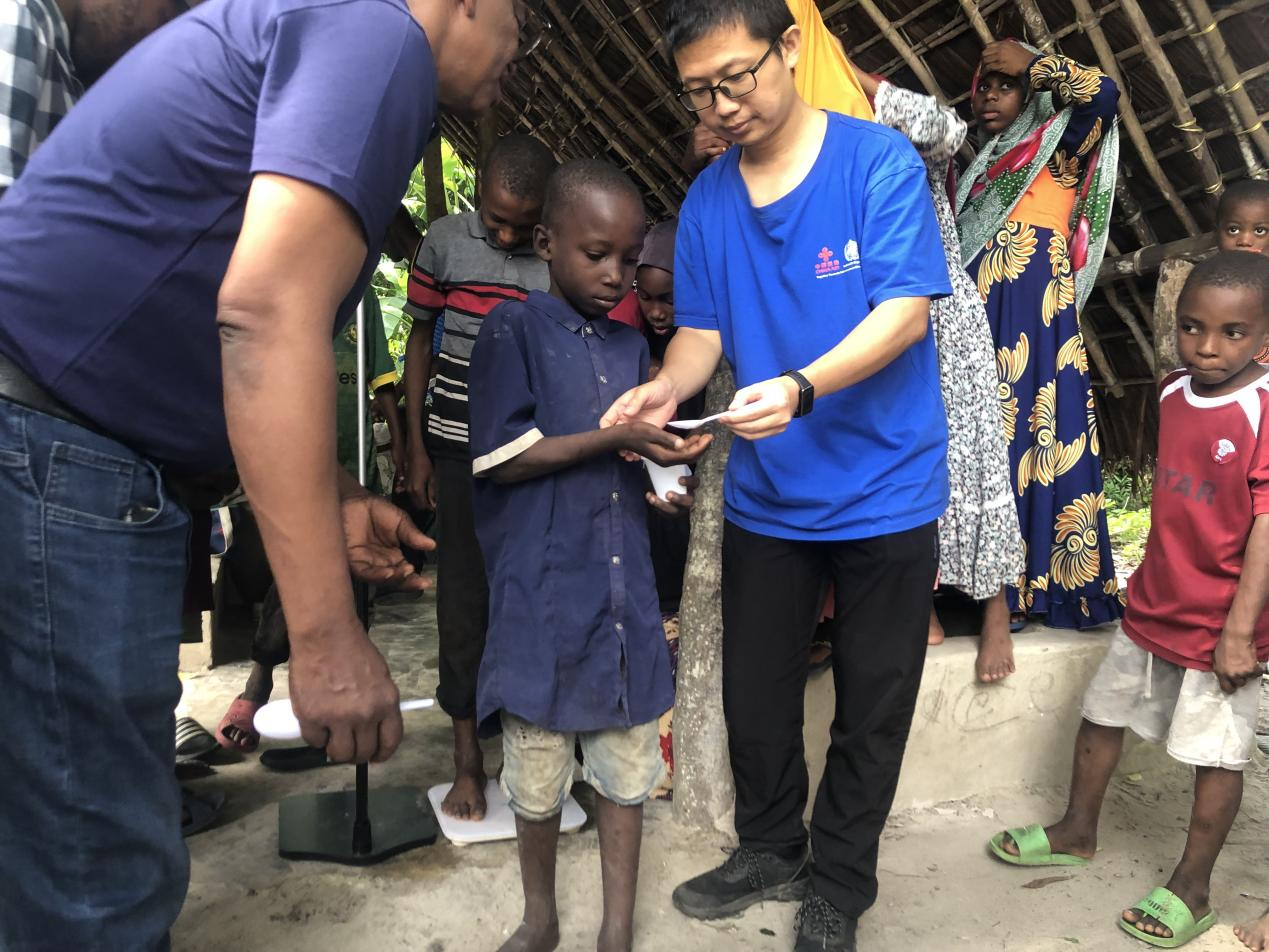 開展社區(qū)健康教育。專家組供圖