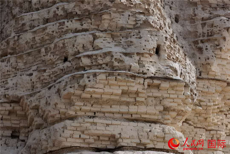 阿卡爾庫夫塔廟細節(jié)。每九層磚之間有一層蘆葦草席。人民網(wǎng) 伊納斯·易卜拉欣攝