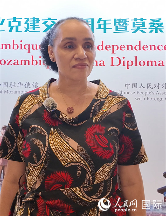 莫桑比克駐華大使瑪麗亞·古斯塔瓦接受人民網(wǎng)采訪。人民網(wǎng)記者 符園園攝