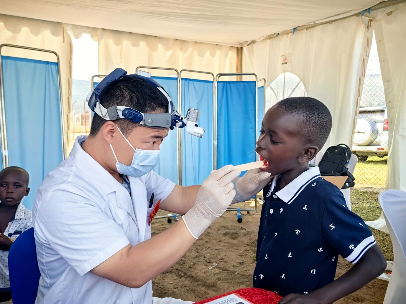 義診現(xiàn)場(chǎng)。田雨攝