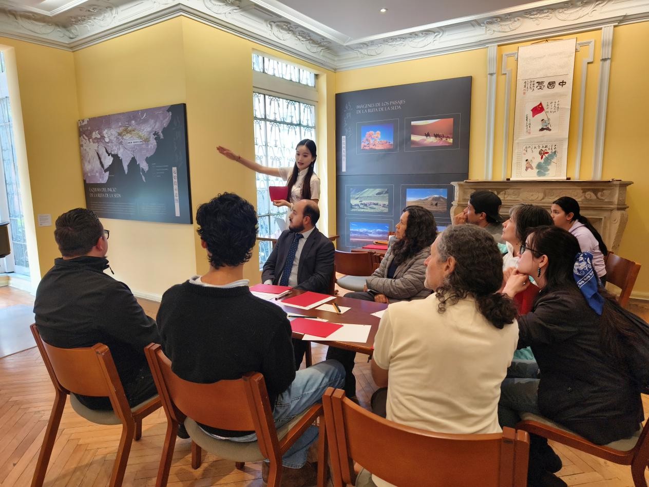 圖為活動現(xiàn)場。 哥倫比亞塔德奧孔子學(xué)院供圖