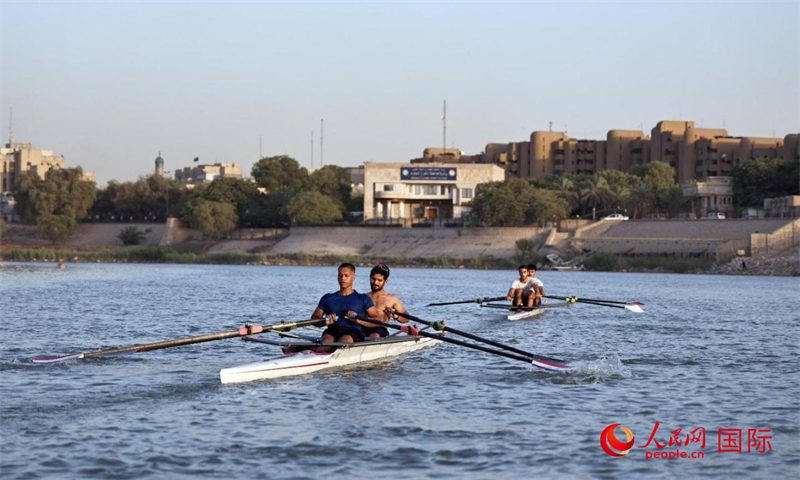 伊拉克青年賽艇隊(duì)在訓(xùn)練。人民網(wǎng)伊納斯·易卜拉欣攝