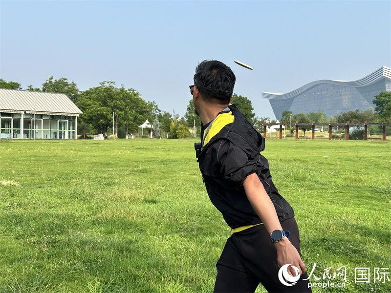 人民網(wǎng)外籍專家舒克里在練習(xí)中。 人民網(wǎng) 孫書宇攝