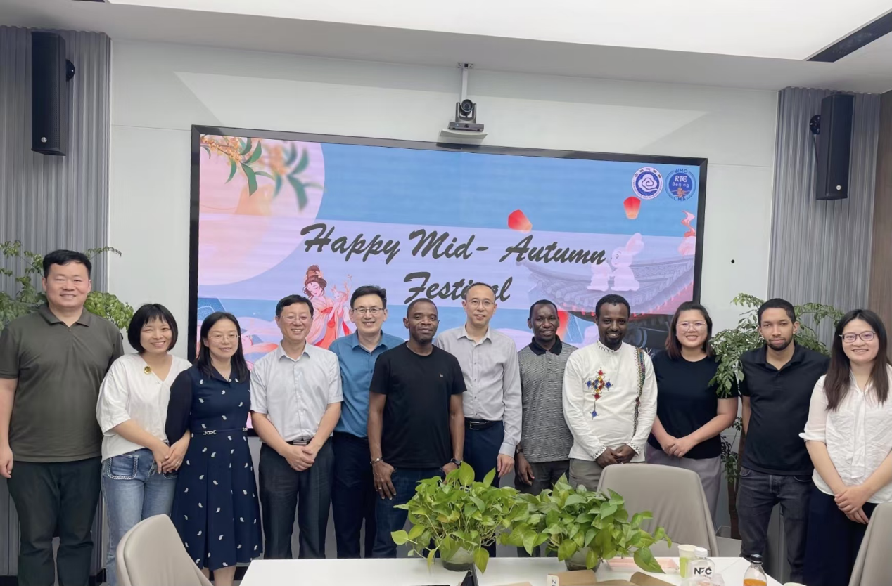 （培訓(xùn)活動(dòng)現(xiàn)場(chǎng)。中國(guó)氣象局氣象干部培訓(xùn)學(xué)院供圖）