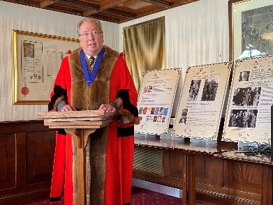 第695任倫敦金融城市長邁克爾·雷蒙德·梅內(nèi)利出席活動并致辭。