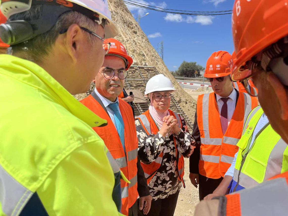 工地現(xiàn)場(chǎng)參觀交流。四川路橋供圖