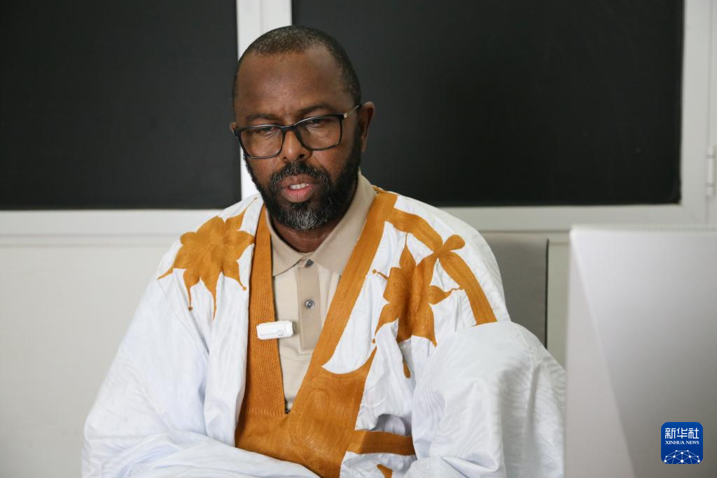 6月18日，毛里塔尼亞國民議會議員、國民議會毛中友好小組主席穆赫塔爾·哈利法在努瓦克肖特接受新華社記者專訪。新華社記者 司源 攝