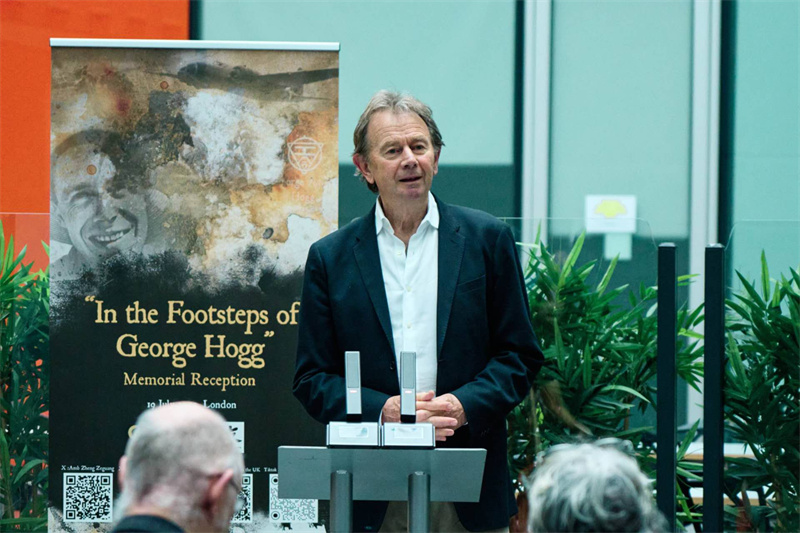 中英了解協(xié)會(huì)主席邁克爾·伍德分享預(yù)告片觀影感受。楊浩鵬攝