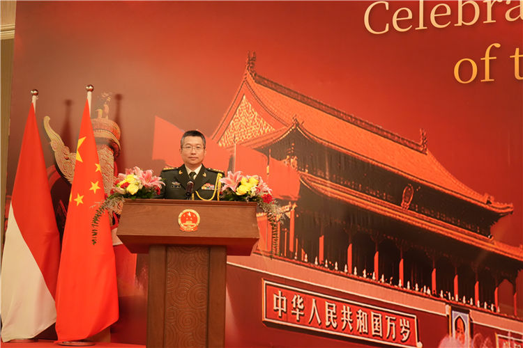 中國駐印尼使館國防武官徐勝大校致辭。中國駐印尼使館供圖