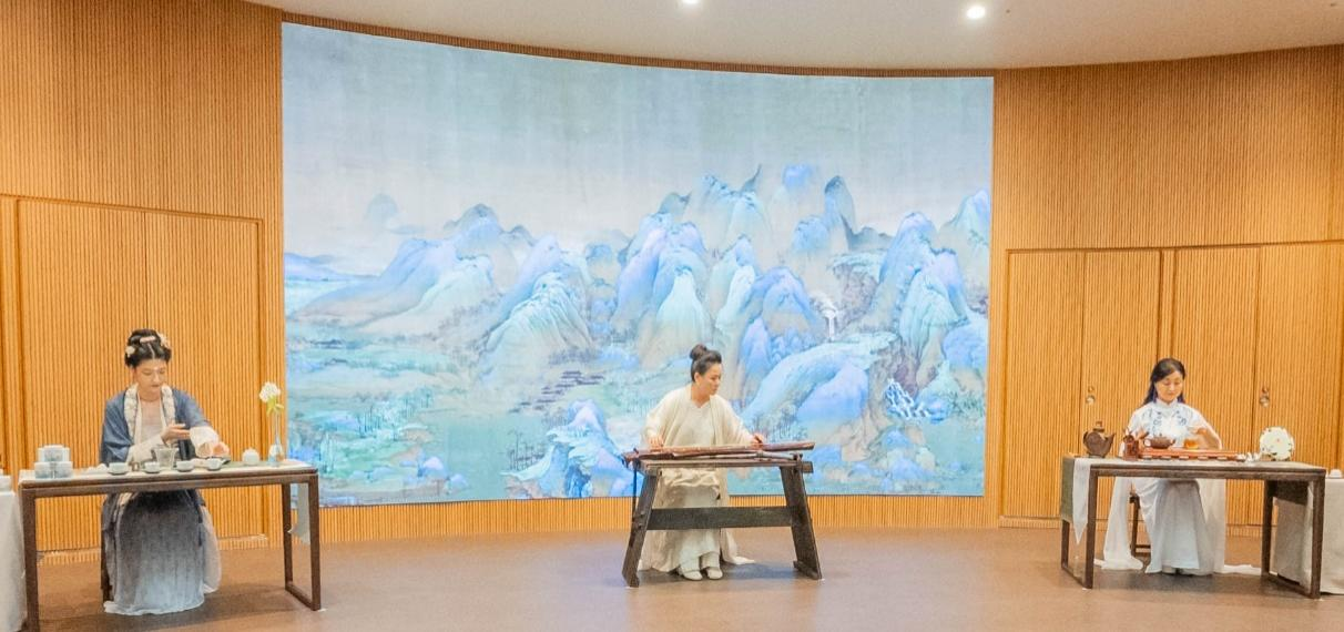 琴茶交融，古韻悠長(zhǎng)。中國(guó)駐大阪旅游辦事處供圖