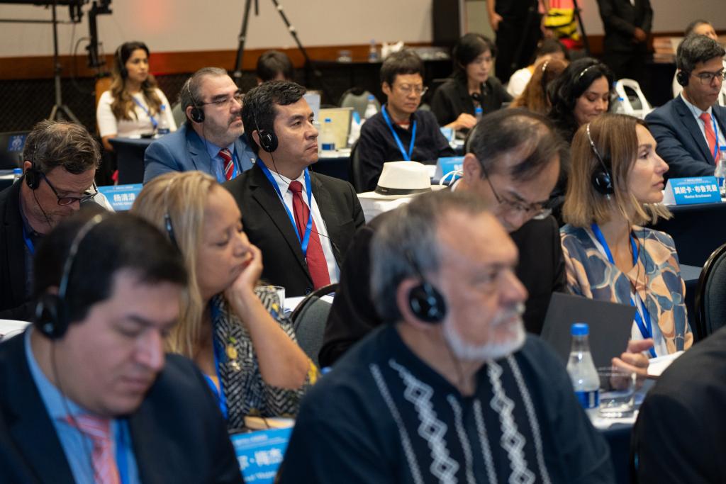 2024年9月10日，在巴西里約熱內盧，嘉賓和與會者參加首屆中拉人權圓桌會。新華社記者 王天聰 攝