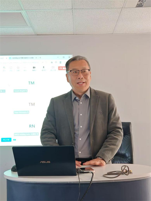 孔子課堂外方院長(zhǎng)陸志雷博士致辭。上海杉達(dá)學(xué)院中國(guó)文化中心孔子課堂供圖