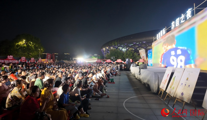 “蘇超”第二現(xiàn)場。人民網(wǎng) 鐘文興攝