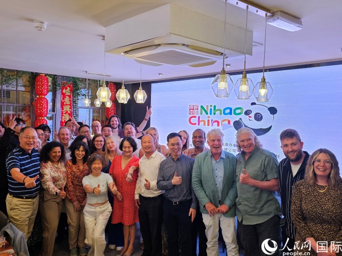 英國旅行商和內(nèi)容創(chuàng)作者共敘中國故事。人民網(wǎng) 徐量攝