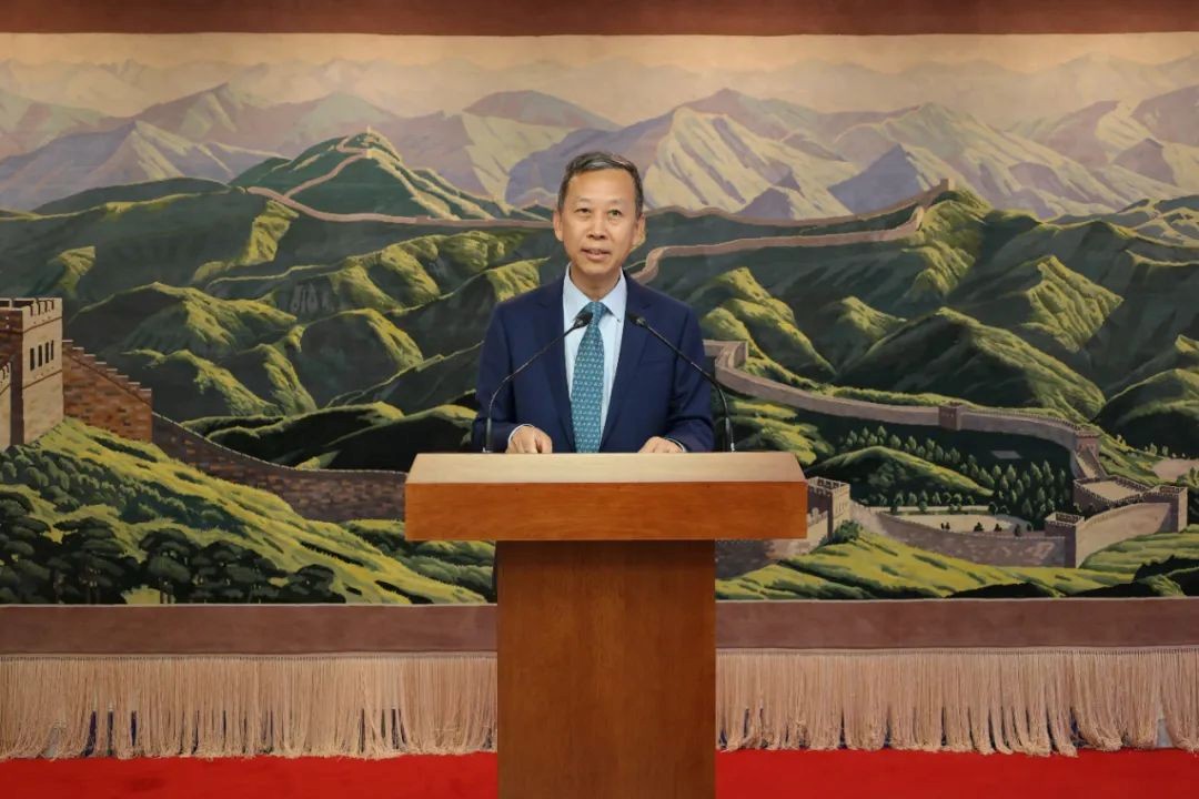 中國(guó)駐瑞典大使崔愛民在歡送會(huì)上致辭。中國(guó)駐瑞典大使館供圖