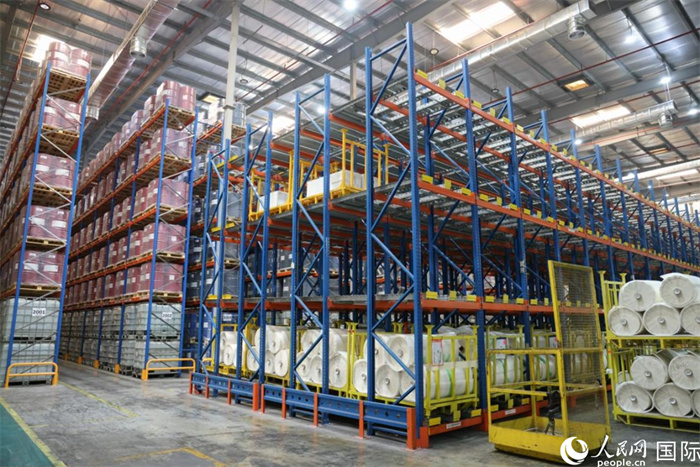 沙特港口服務(wù)倉儲(chǔ)公司運(yùn)營的化工品倉庫。人民網(wǎng)記者 任皓宇攝