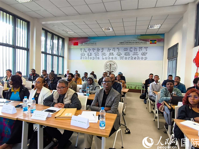 學(xué)員們正在課堂上接受培訓(xùn)。人民網(wǎng)記者 黃培昭攝