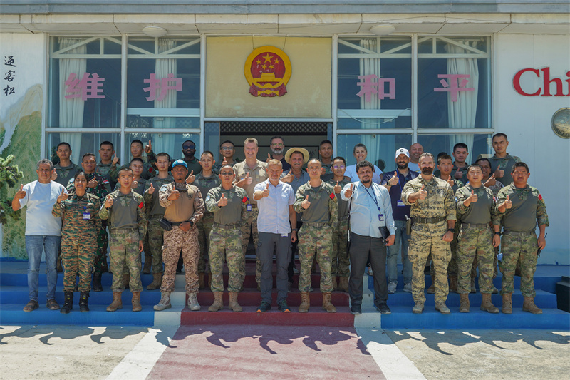 【4】中國第23批赴黎維和部隊(duì)多功能工兵分隊(duì)通過第三季度裝備核查核查。張博禹攝.