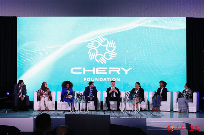 “非洲教育冠軍”活動的小組討論環(huán)節(jié)。人民網(wǎng) 劉暢攝