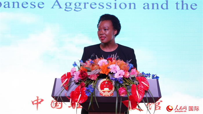 南非小企業(yè)發(fā)展部長亞伯拉罕斯致辭。人民網(wǎng) 劉暢攝