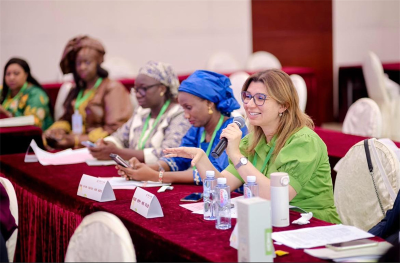 納迪婭參加討論會(huì)。受訪者供圖