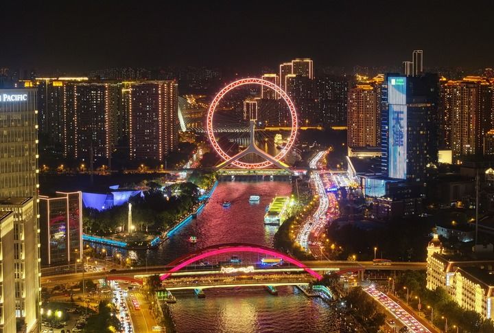 　　天津海河夜景（2025年8月22日攝，無人機照片）。新華社記者 李然 攝