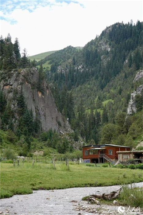 尕爾大峽谷內(nèi)景色。人民網(wǎng)記者 曹欣悅攝