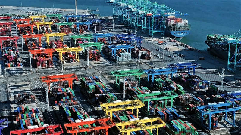 全球首個(gè)“智慧零碳”碼頭——天津港北疆港區(qū)C段智能化集裝箱碼頭。受訪單位供圖