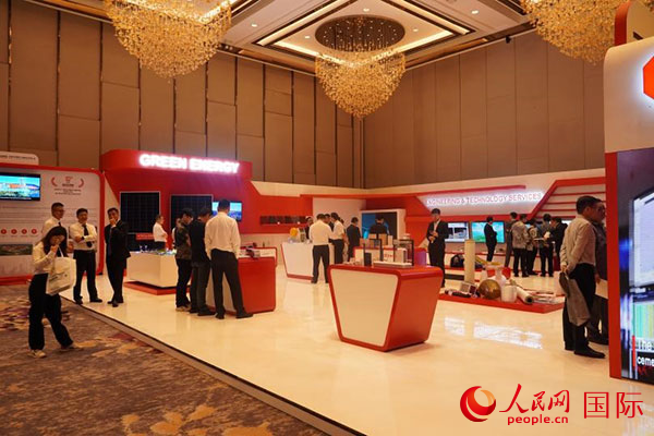 8月29日，中國(guó)建材集團(tuán)在印尼首都雅加達(dá)舉辦推介會(huì)及創(chuàng)新成果展。人民網(wǎng)記者 曹師韻攝