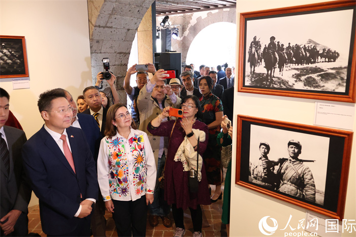 活動(dòng)現(xiàn)場。埃內(nèi)斯托·多明戈斯攝