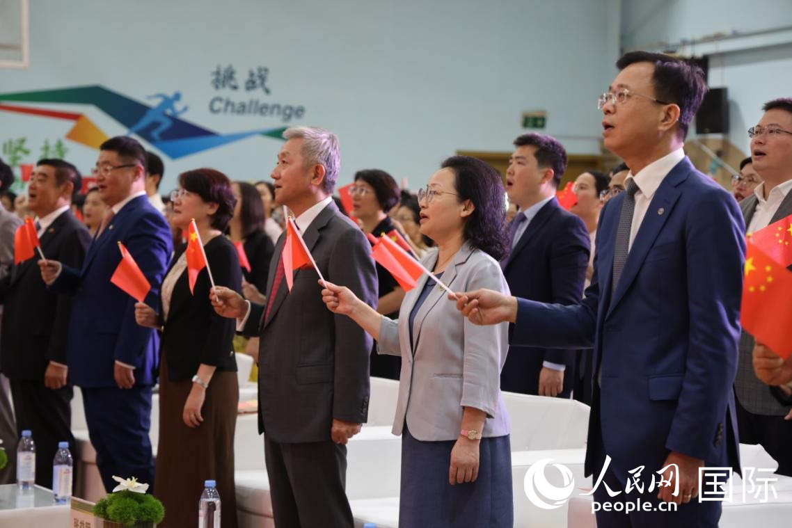 活動在齊唱《歌唱祖國》聲中結(jié)束。人民網(wǎng)記者 張志文攝