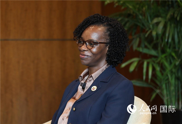莫桑比克勞動、性別與社會行動部長伊韋特·阿拉內(nèi)接受人民網(wǎng)專訪。人民網(wǎng)記者 劉寧攝