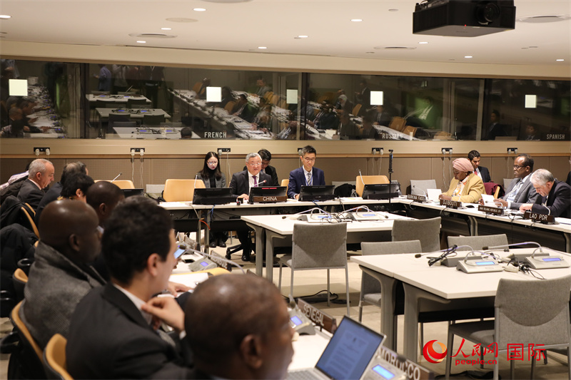 12月9日，中國常駐聯(lián)合國代表團(tuán)在紐約聯(lián)合國總部舉辦“全球治理之友小組”啟動會議，之友小組正式成立。人民網(wǎng)記者 李志偉攝