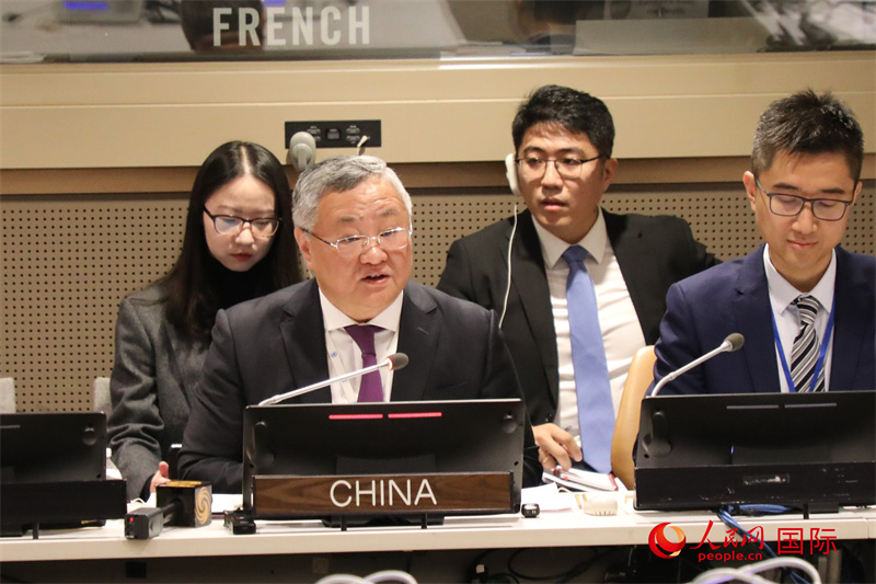 中國常駐聯(lián)合國代表傅聰大使主持會議并發(fā)表致辭。人民網(wǎng)記者 李志偉攝