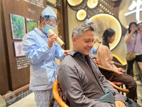   ýӛw(yn)Ї(jng)(j)ܿӛ ־(qing) z