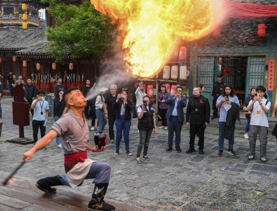 ͼձȇvAʹ(ji)CӛںʡƳ^ݣ422ՔzAӛ߶诔z