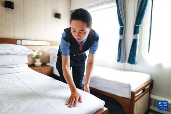 57˄(w)T؈СM(jn)гl(f)ǰ乤Aӛ m(x) z