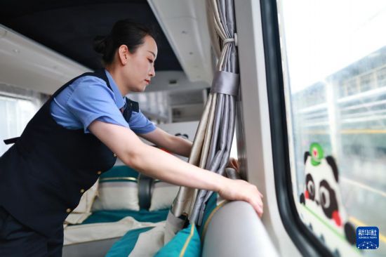 57˄(w)T(du)؈(zhun)СM(jn)гl(f)ǰ乤Aӛ m(x) z