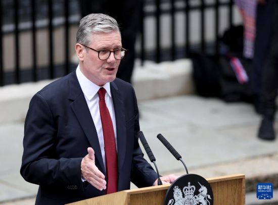 75˹ĬӢ(gu)ƌ10̖(ho)ฮǰl(f)vԒ Aӛ f z