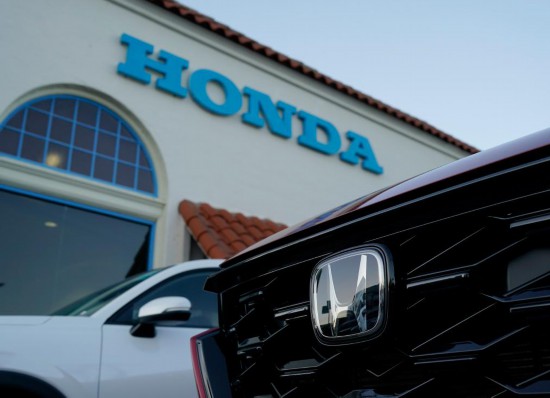 這是2月6日在美國(guó)加利福尼亞州伯靈格姆市拍攝的一家本田汽車銷售店。新華社發(fā)（李建國(guó)攝）