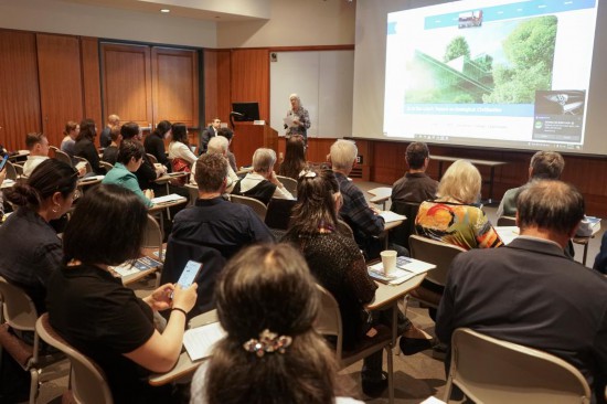   6月5日，學(xué)者們參加在美國加利福尼亞州克萊爾蒙特舉辦的第18屆克萊爾蒙特生態(tài)文明國際論壇。新華社發(fā)（曾慧攝）