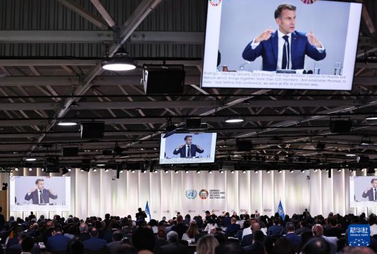 6月9日，在法國尼斯，法國總統(tǒng)馬克龍?jiān)诘谌龑寐?lián)合國海洋大會(huì)開幕式上致辭。新華社記者 高靜 攝