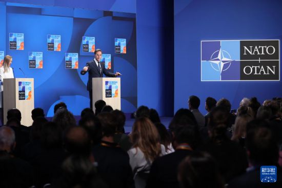 　　6月25日，在荷蘭海牙，北約秘書(shū)長(zhǎng)呂特在北約峰會(huì)期間出席新聞發(fā)布會(huì)。新華社記者 趙丁喆 攝