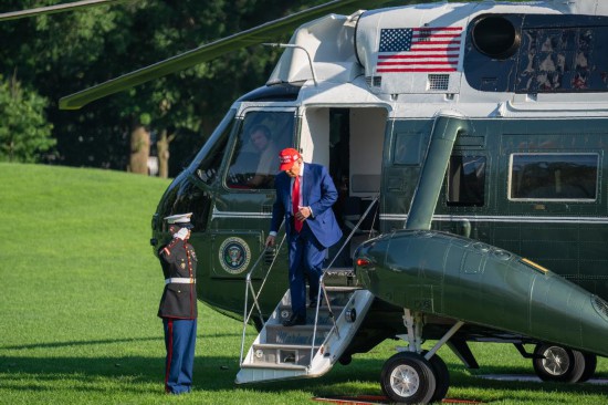 　　6月21日，美國總統(tǒng)特朗普返回華盛頓白宮。新華社記者 胡友松 攝