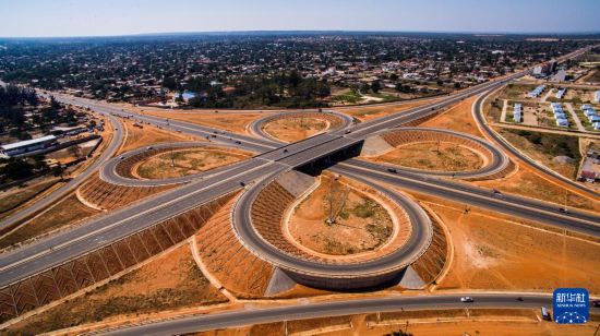 　　這是2023年9月8日拍攝的莫桑比克馬普托環(huán)城路立交橋。新華社發(fā)（中國路橋公司莫桑比克辦事處供圖）