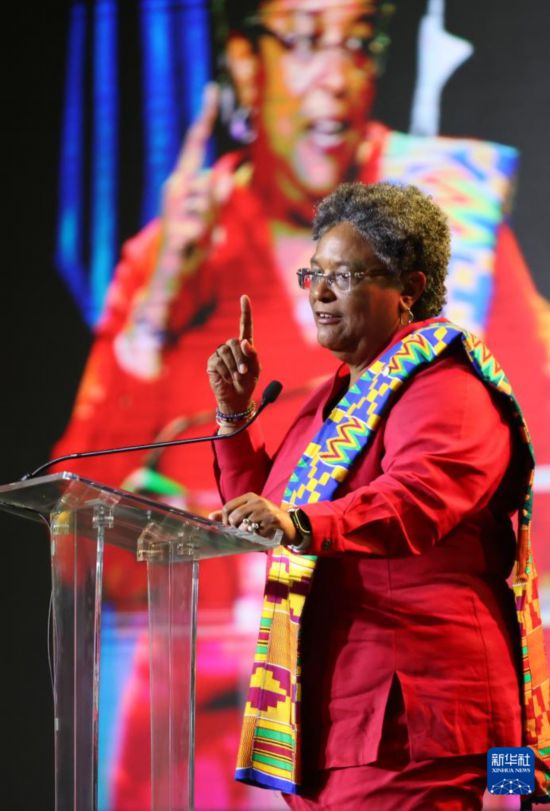 7月6日，在牙買加蒙特哥貝，加共體卸任輪值主席、巴巴多斯總理莫特利在加共體政府首腦會議開幕式上致辭。新華社記者 李夢馨 攝