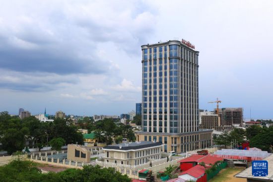 這是位于剛果（布）首都布拉柴維爾的中剛非洲銀行辦公大樓（2025年3月10日攝）。新華社發(fā)（中剛非洲銀行供圖）